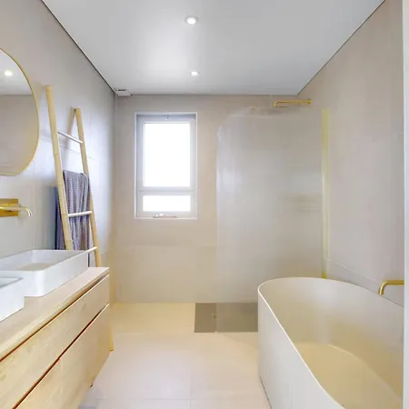 Marvelous Moderne