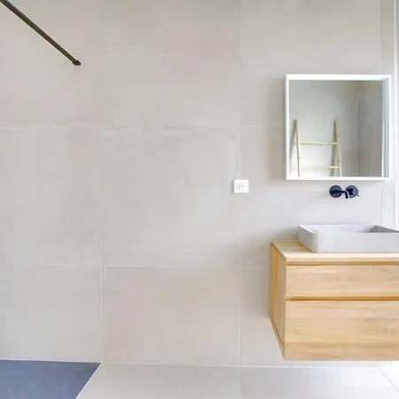 Marvelous Moderne *