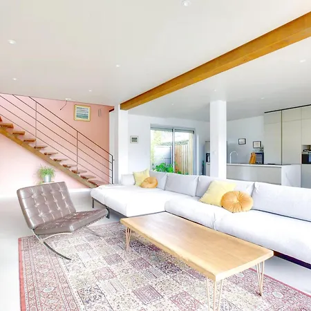 Marvelous Moderne *
